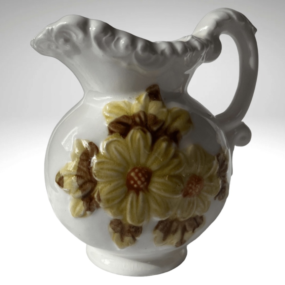 Nevco Made in Japan Small Pitcher Creamer Embossed Daisy’s  Vintage